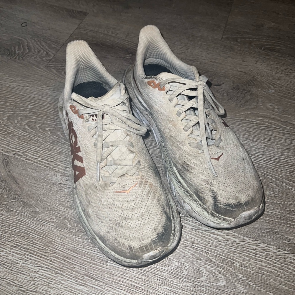 dirty, used hokas 🥰 lots of wear